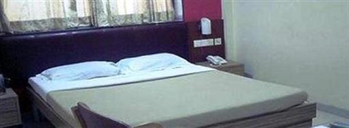 фото отеля Mathura Residency Hotel