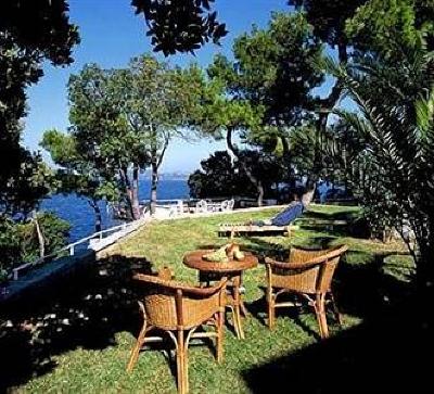 фото отеля Cape Kanapitsa Hotel & Suites