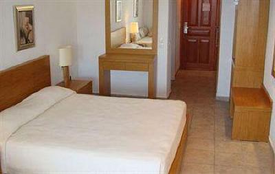 фото отеля Cape Kanapitsa Hotel & Suites