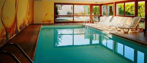 фото отеля L'auberge De Nicey Romilly-sur-Seine
