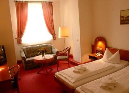 фото отеля Schwarzer Bar Hotel Zittau