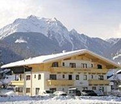 фото отеля Landhaus Gasser Mayrhofen