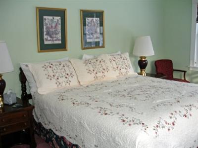 фото отеля Trumbull House Bed and Breakfast