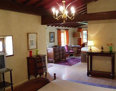 фото отеля Hotel Les Hospitaliers Le Poet-Laval