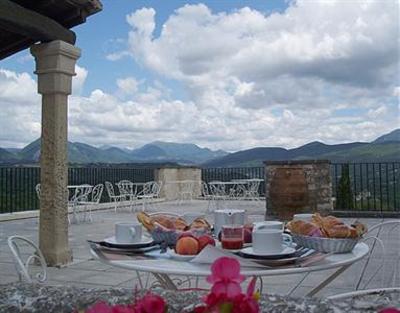 фото отеля Hotel Les Hospitaliers Le Poet-Laval