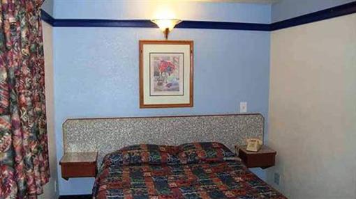 фото отеля Destiny Inn Commerce (California)