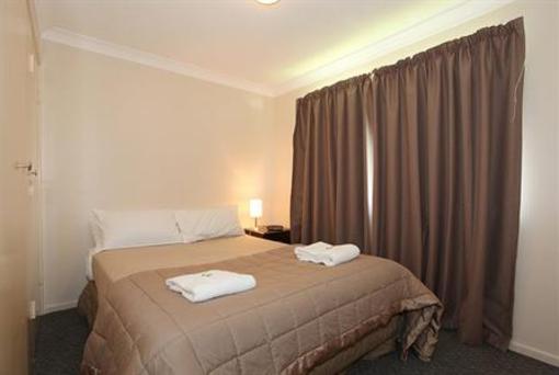 фото отеля Clifford Gardens Motor Inn