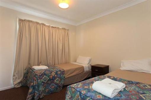 фото отеля Clifford Gardens Motor Inn