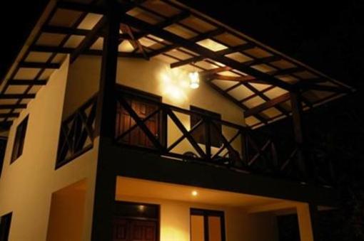 фото отеля Rumbo Surf Lodge