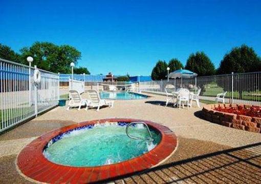 фото отеля Rodeway Inn Gainesville (Texas)