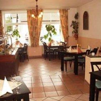 фото отеля Hotel Restaurant Zur Post Langenfeld (North Rhine-Westphalia)