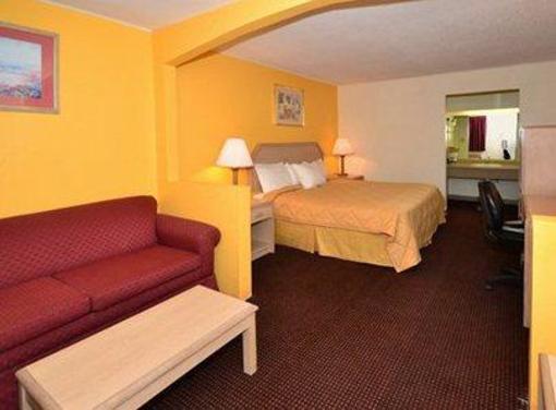 фото отеля Rodeway Inn & Suites Olathe
