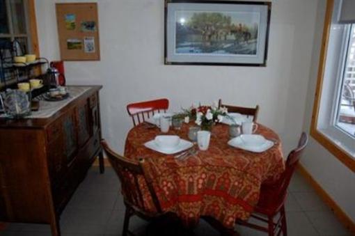 фото отеля Highwood Views Bed & Breakfast