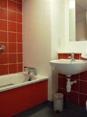 фото отеля Travelodge Birmingham Central Newhall Street