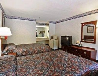 фото отеля Super 8 Motel Dublin (Georgia)
