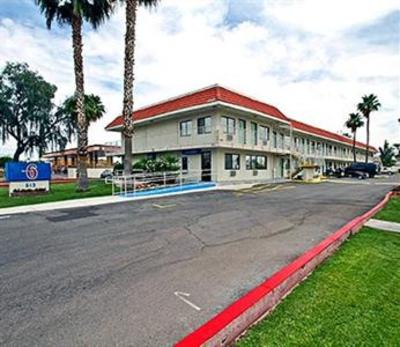 фото отеля Motel 6 Phoenix Tempe - Broadway - Asu