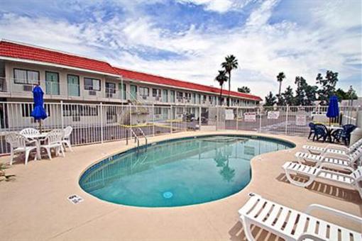 фото отеля Motel 6 Phoenix Tempe - Broadway - Asu