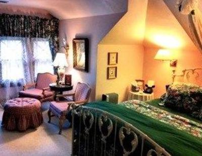 фото отеля Brass Pineapple Bed & Breakfast