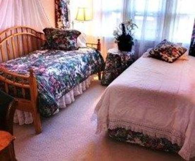фото отеля Brass Pineapple Bed & Breakfast