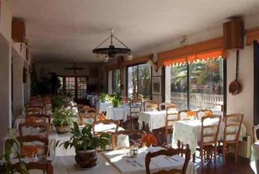 фото отеля Hotel La Franc Comtoise Villeneuve-Loubet