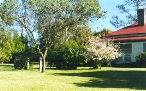 фото отеля Poppys Cottage Armidale