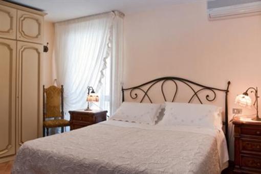 фото отеля Chiara Bed & Breakfast