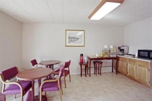 фото отеля Americas Best Value Inn New Stanton