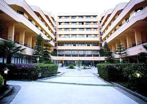фото отеля Unsaphire Hotel