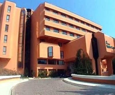 фото отеля Unsaphire Hotel