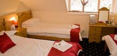фото отеля River Garden Restaurant and Guest House