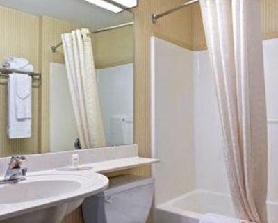 фото отеля Microtel Inn & Suites Bethel