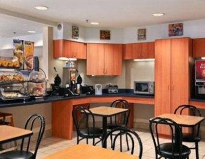 фото отеля Microtel Inn & Suites Bethel