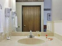 Super 8 Victoria/North/Mall Area