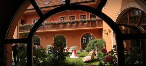 фото отеля Hotel Octarna