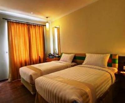 фото отеля Hotel Dafam Pekalongan
