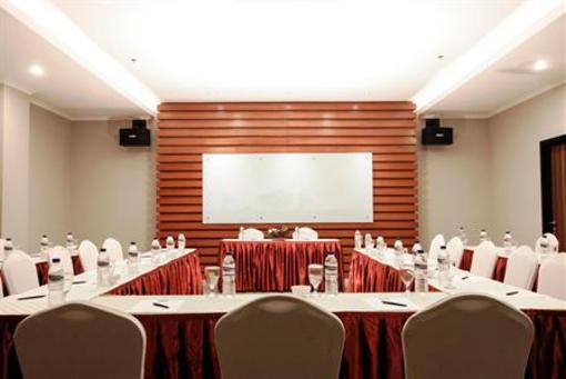 фото отеля Hotel Dafam Pekalongan