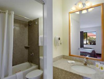 фото отеля Americas Best Value Inn - Kingsland Kings Bay Naval Area