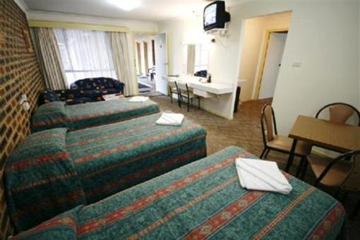 фото отеля BEST WESTERN Top of the Town Motel