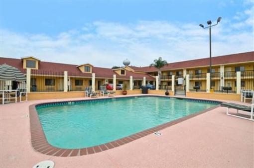 фото отеля Best Western Naval Station Inn