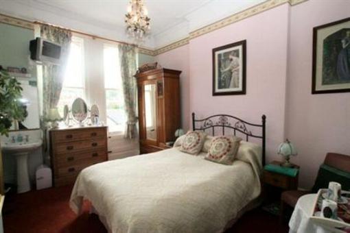 фото отеля Strathmore Guest House Ilfracombe