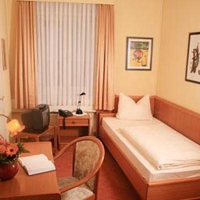 фото отеля Hotel-Pension Schwanenwik