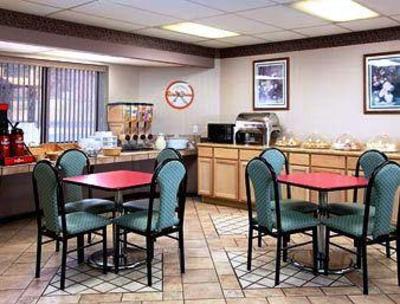 фото отеля Howard Johnson Inn Roanoke Airport
