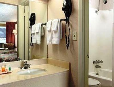 фото отеля Howard Johnson Inn Roanoke Airport
