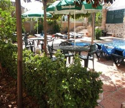 фото отеля Hostal Descalzos