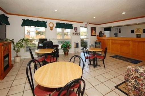 фото отеля Best Western Smithfield Inn Cleburne