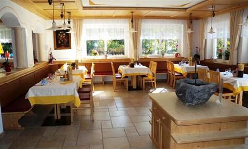 фото отеля Hotel Gasthof Weiherbad