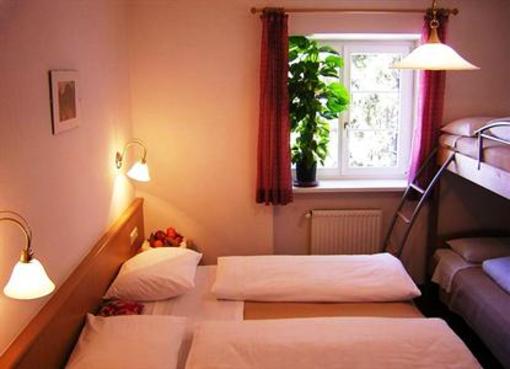 фото отеля Hotel Gasthof Weiherbad