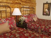 Pike's Waterfront Lodge