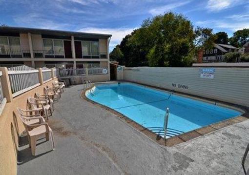 фото отеля Econo Lodge Stroudsburg
