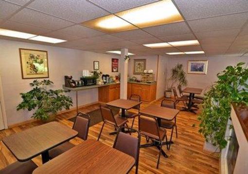 фото отеля Econo Lodge Stroudsburg